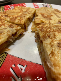 Una foto de Tortilla de patatas con chorizo