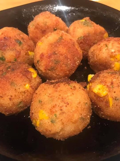 A picture of Rice & corn balls.