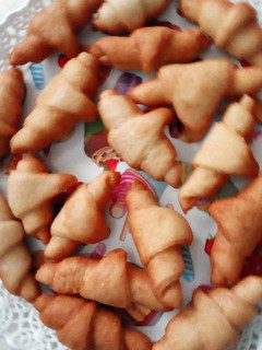 A picture of Croissant doughnuts.