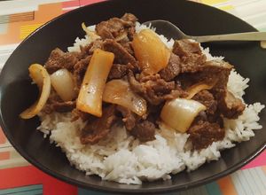 Hình của món Bò xào hành tây.