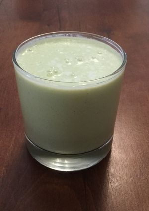 Una foto de Leche con palta