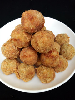 Crispy yam balls ainihin hoton girkin