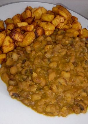 A picture of Beans and plantain.
