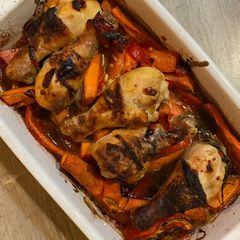 A picture of Easy chicken with vegetables.