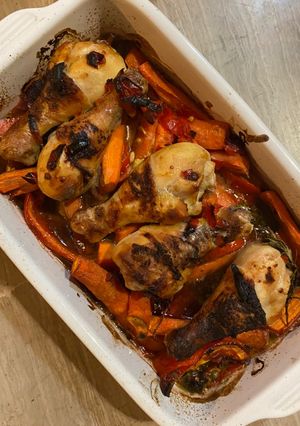 A picture of Easy chicken with vegetables.