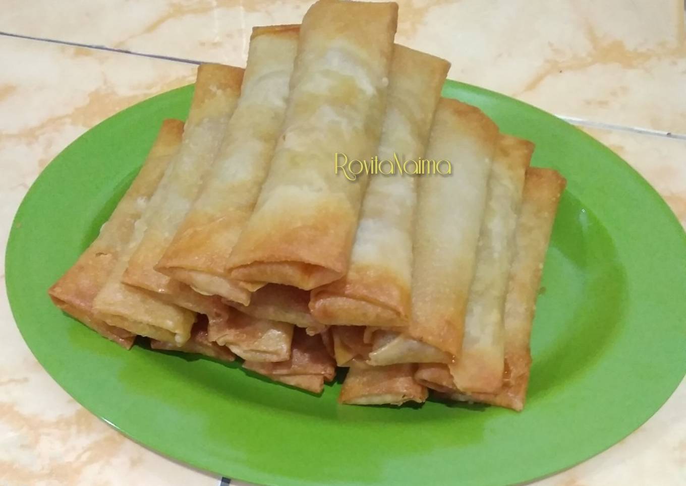 Lumpia isi wortel toge telur