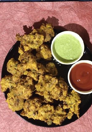 રોટલી ના ભજીયા(rotli na bhajiya recipe in Gujarati) રેસીપી મુખ્ય ફોટો