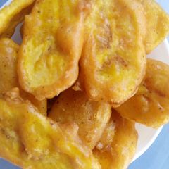 A picture of Green banana bhajia.