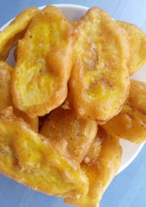 A picture of Green banana bhajia.