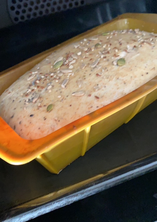Una foto de Pan integral casero con semillas