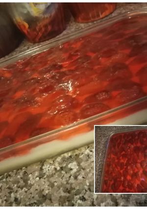 صورة لوصفة كيكة طبقات بالمهلبية وجيلي الفراولة