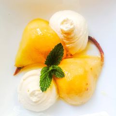 A picture of Late Harvest (sweet white wine) poached pears.