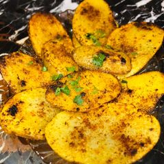 A picture of Fry slice potato🥔فراٸی سلاٸس پٹاٹو🥔.