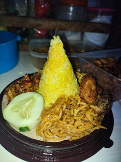 Foto resep Nasi kuning magic com