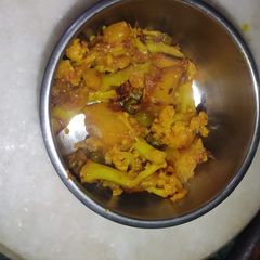 A picture of Aloo gobhi.