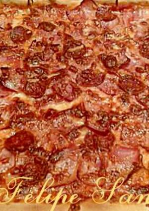 Foto principal de Pizza de bacon y chorizo