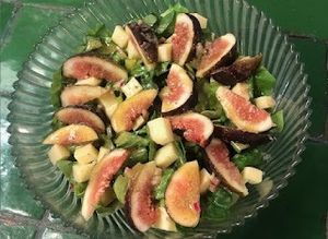Una foto de Ensalada con higos