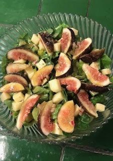 Una foto de Ensalada con higos