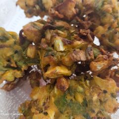 Spring onion pakoda A picture of Spring onion pakoda.
