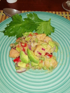 Una foto de Ceviche de salmón