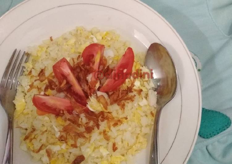 Nasi goreng telur orak-arik