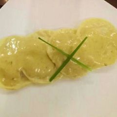 A picture of Seafood Ravioli.