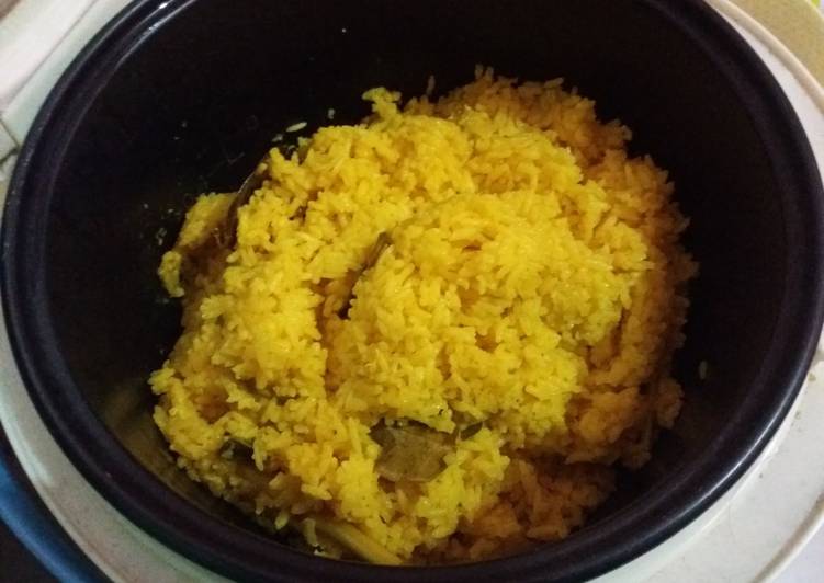 Nasi Kuning Rice Cooker