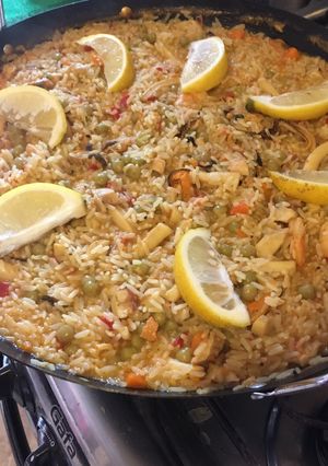 Una foto de Paella de Mariscos