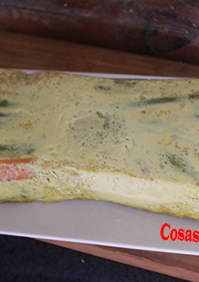 Una foto de Tortilla de espárragos y zanahoria al microondas