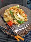 Fideos chinos con verduras, pollo y coco