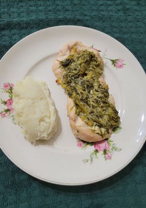 Una foto de Supremas de pollo sorpresa con puré de papas
