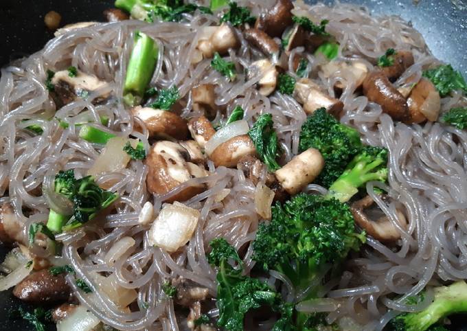 Recipe of Speedy Garlic Mushroom, Kale & Broccoli w/Purple Sweet Potato noodles