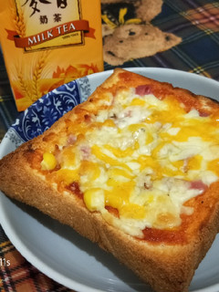 焗烤厚片吐司批薩 的食譜成品照片