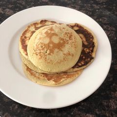 A picture of 4 ingredient banana pancakes.
