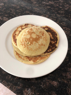 A picture of 4 ingredient banana pancakes.