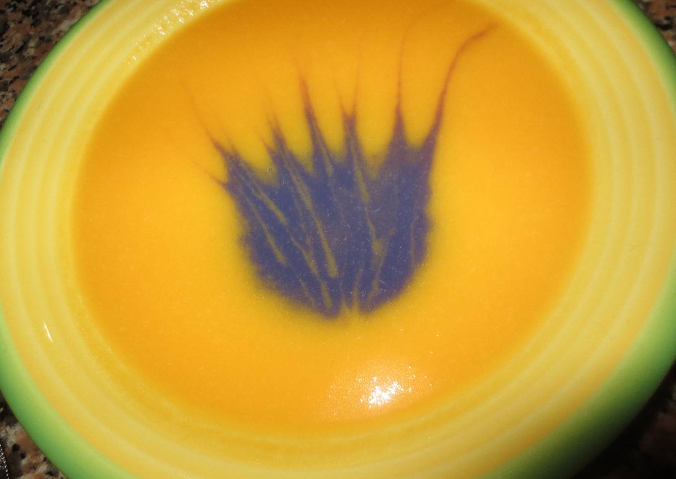 Crema de calabaza y col lombarda enriquecida con Agua de Mar