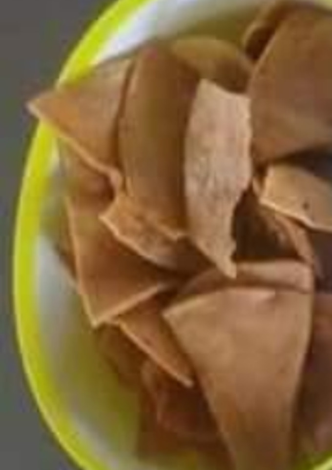 Una foto de Totopos receta corta de tortillas frías