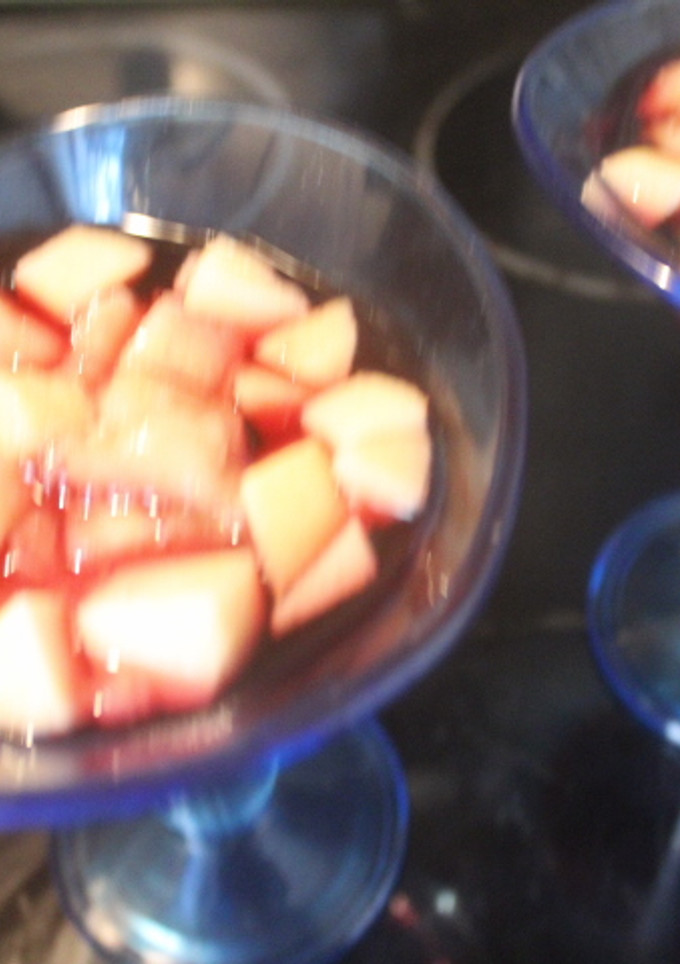 Una foto de Copa de manzana y plátano a la sangría