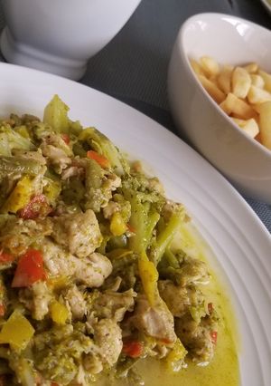 Una foto de Pechuga al Pesto con Vegetales