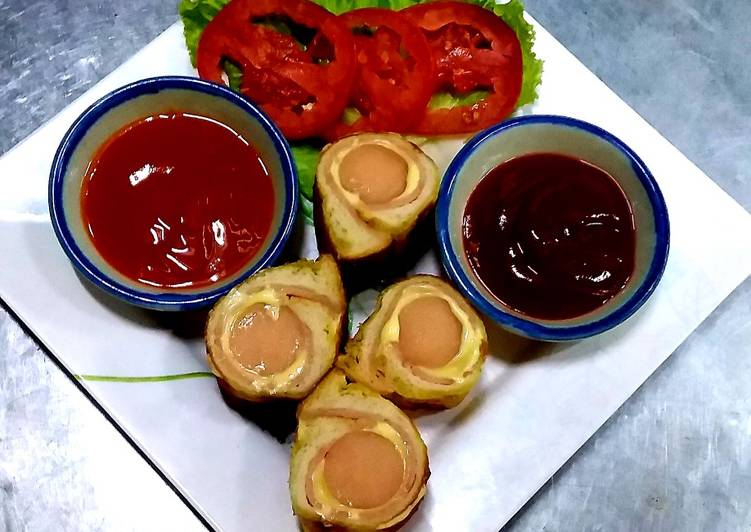 ขนมปังม้วนไส้กรอกแฮมชีส