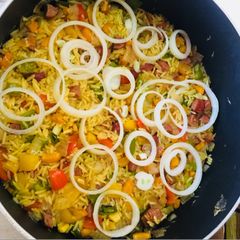 A picture of Jollof Rice🍚.