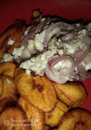 A picture of Fried plantain & scrambled eggs#Abujamoms #Abjmoms.