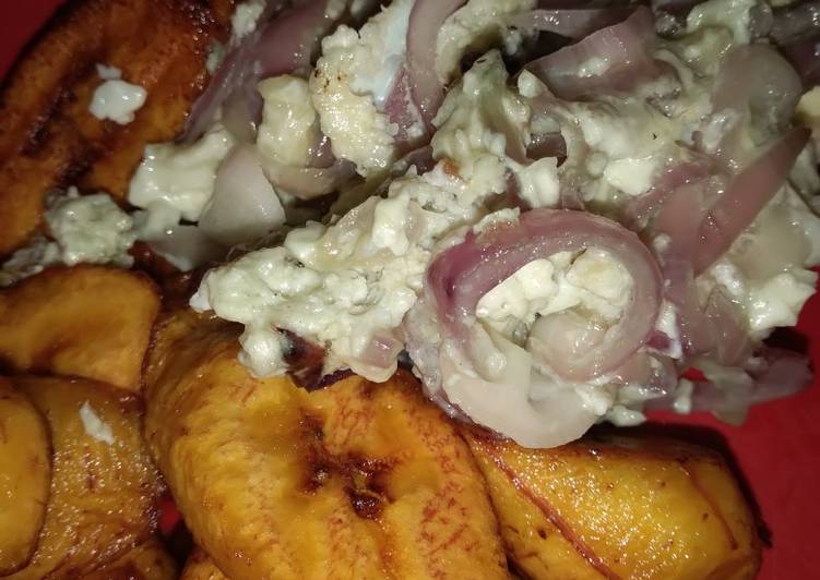 Fried plantain &amp; scrambled eggs
#Abujamoms #Abjmoms