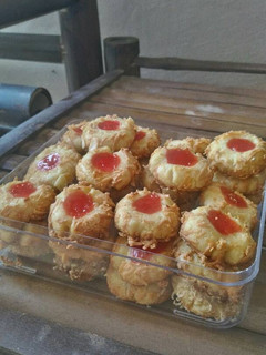 Foto resep Thumbprint Strawberry Cookies