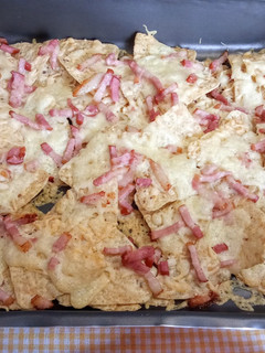 Una foto de Nachos con queso y Bacon al horno o Airfryer