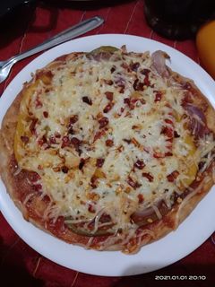 पिज़्ज़ा (pizza recipe in Hindi) रेसिपी मुख्य फोटो