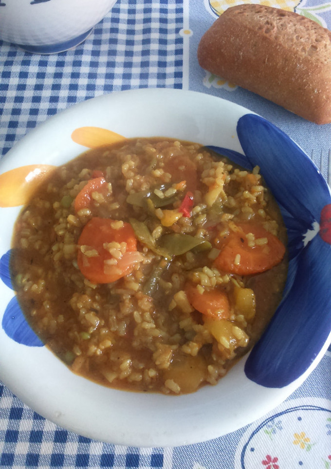 Una foto de Arroz integral con verduras asiáticas