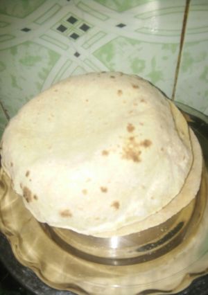 गेहूं रोटी(gehun roti recipe in hindi) रेसिपी मुख्य फोटो