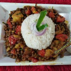 A picture of Ghughni.