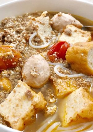 Hình của món Bún Riêu Cua Chả Cá.